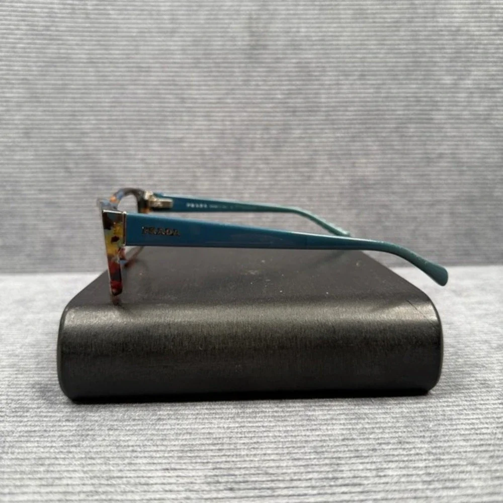 Prada eyeglasses feature